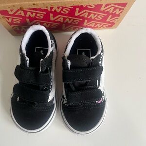 Old Skool Vans size 4.5- Zebra Daze